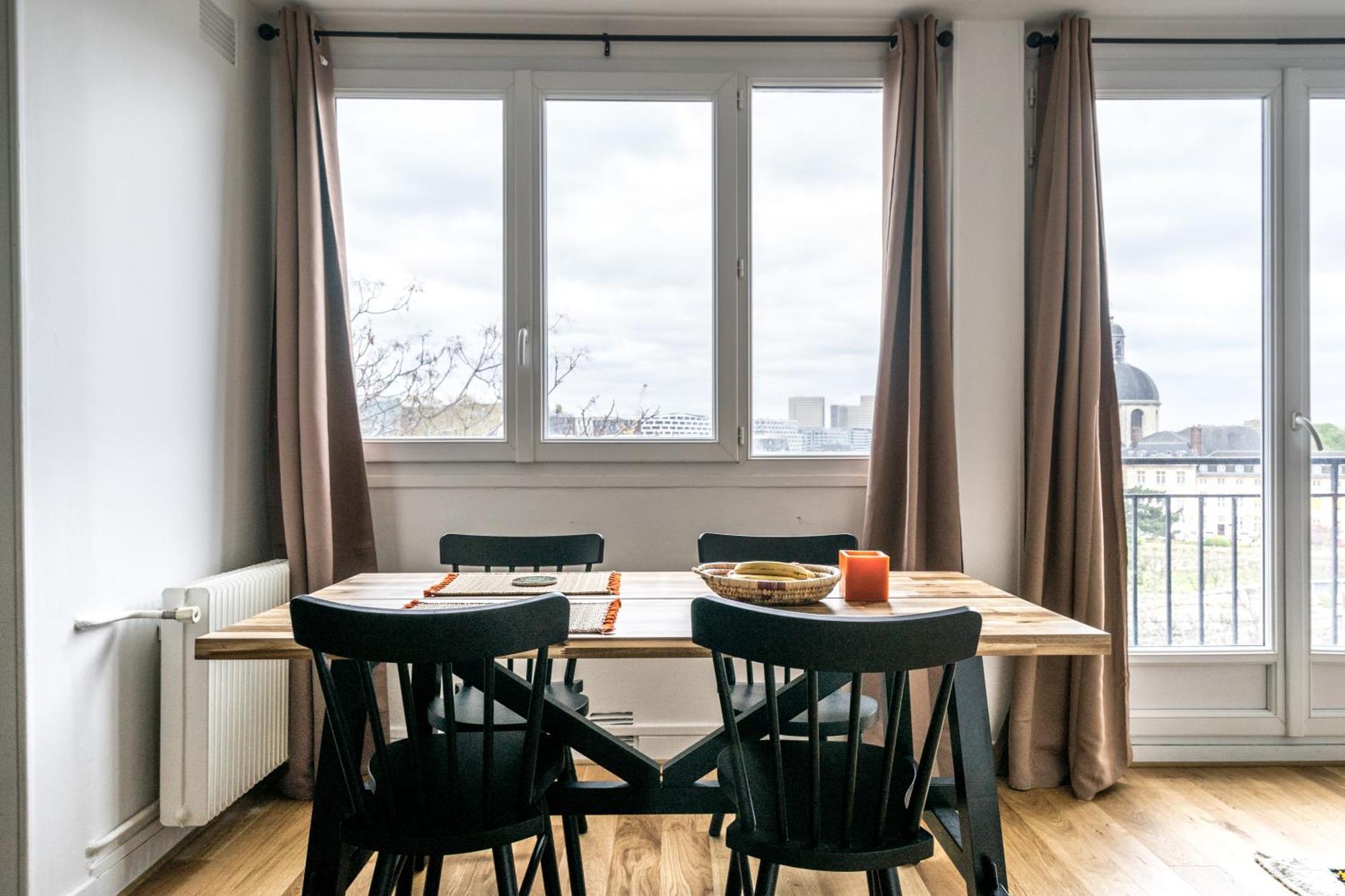 Apartment Charming In 5 With Stunning View