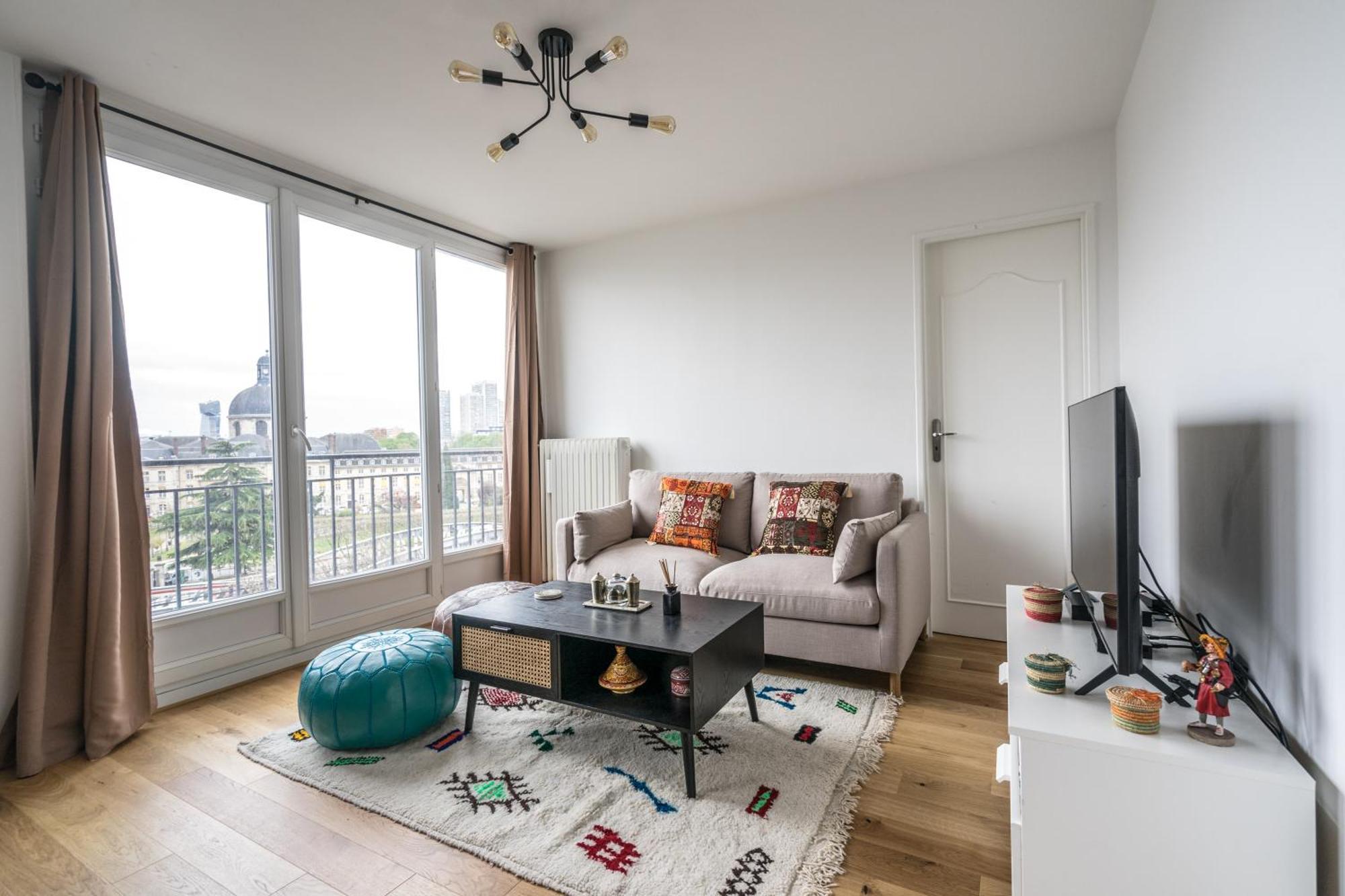 Apartment Charming In 5 With Stunning View *