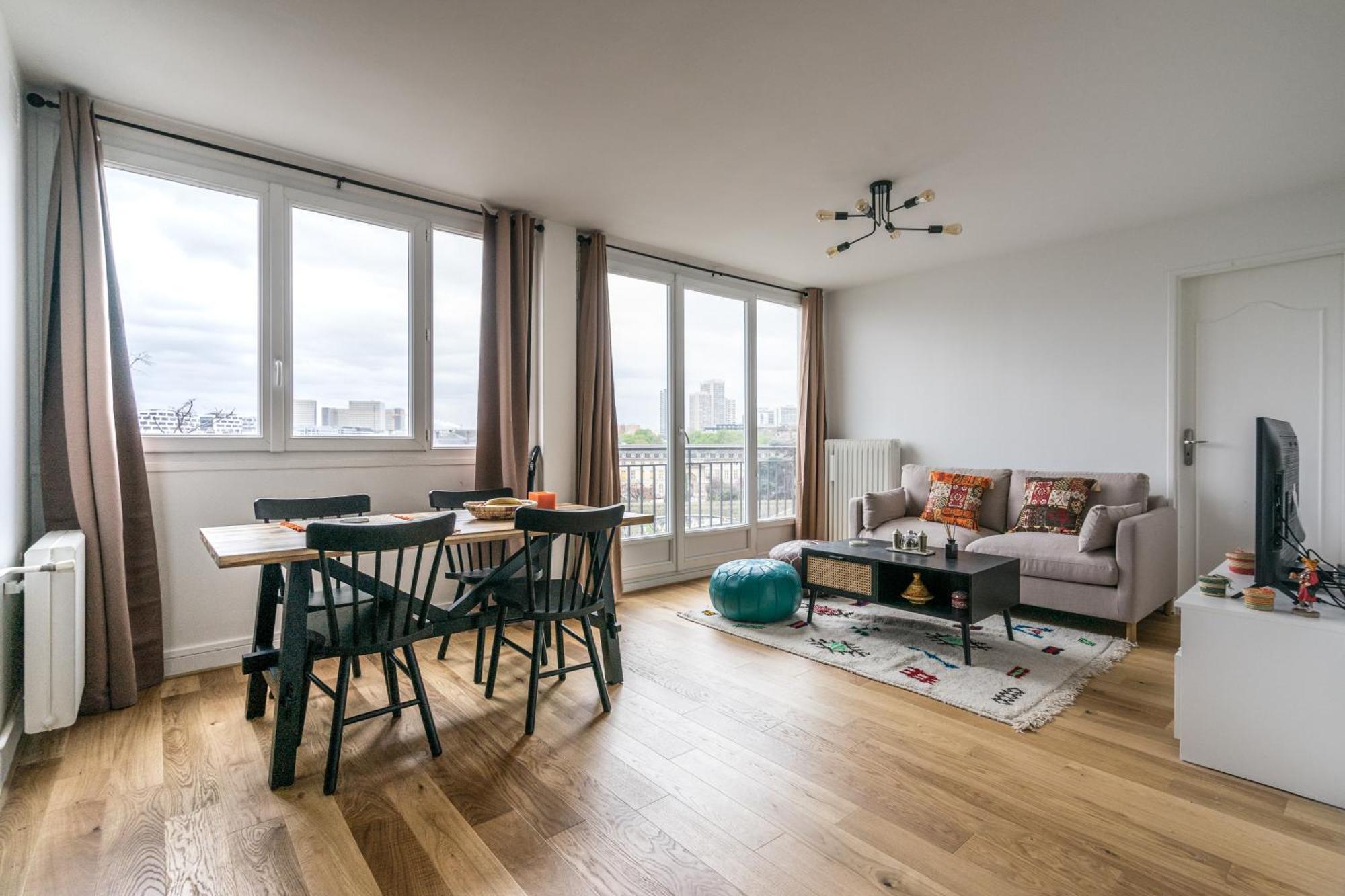 Apartment Charming In 5 With Stunning View Paris