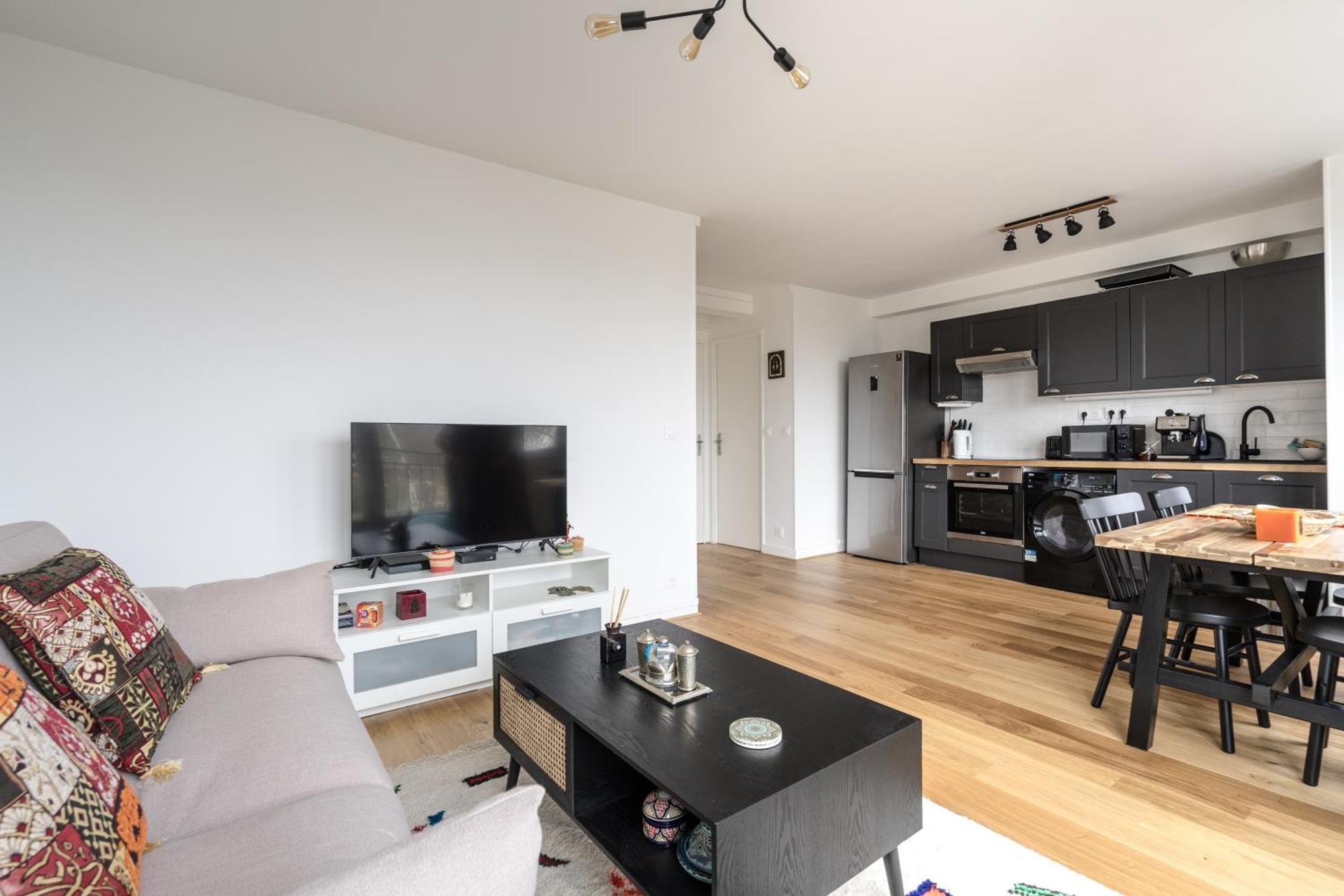 Charming In 5 With Stunning View * Paris